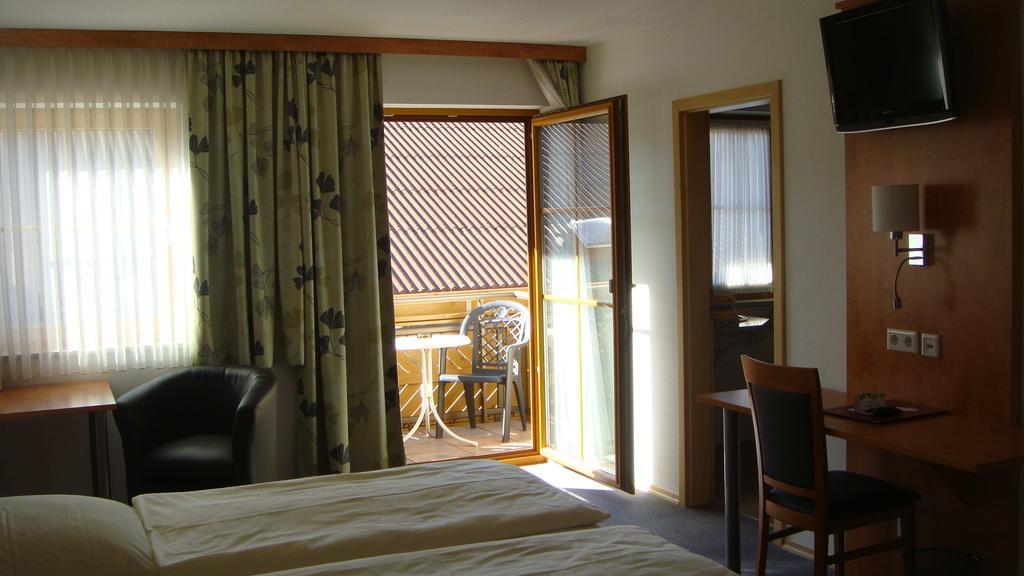 Hotel garni Hopfengold Wolnzach Exterior foto