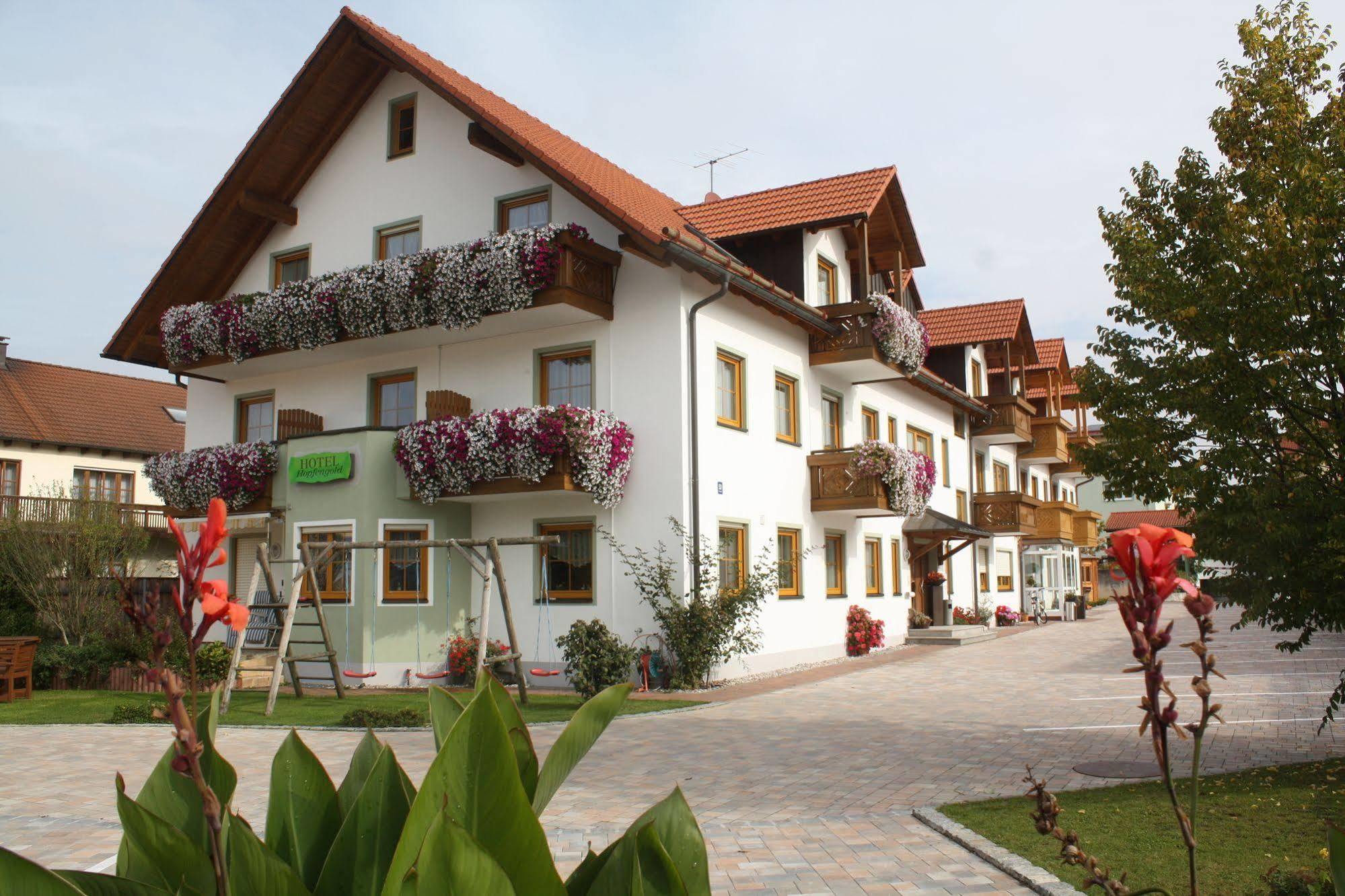 Hotel garni Hopfengold Wolnzach Exterior foto